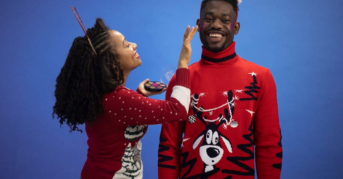 découvrez nos astuces et tutoriels de maquillage de noël pour un look festif et éclatant lors des fêtes de fin d'année.