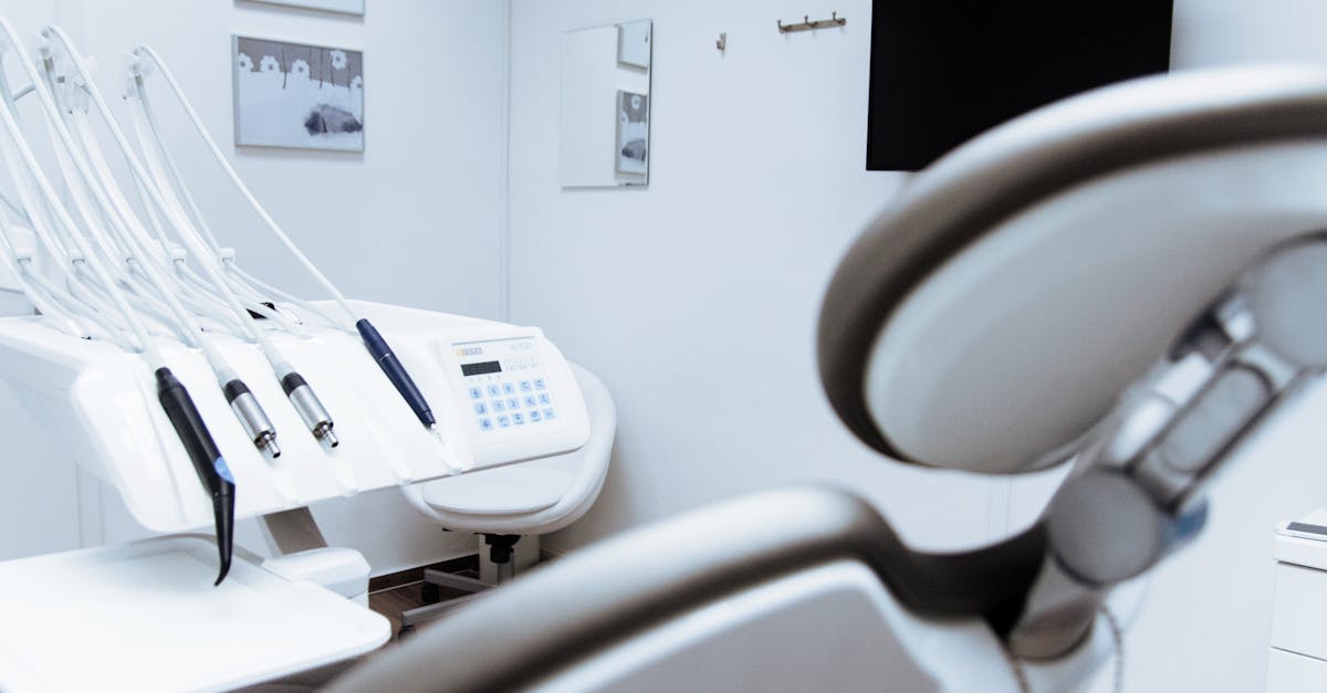 découvrez nos facettes dentaires personnalisées pour un sourire éclatant et naturel. améliorez l'esthétique de vos dents avec des solutions durables et adaptées à vos besoins.