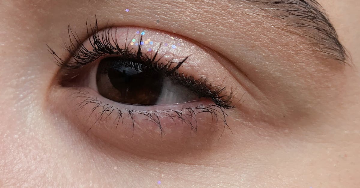 découvrez notre service d'amélioration des cils pour un regard plus intense et naturel. obtenez des cils plus longs, volumineux et définis grâce à nos techniques professionnelles.