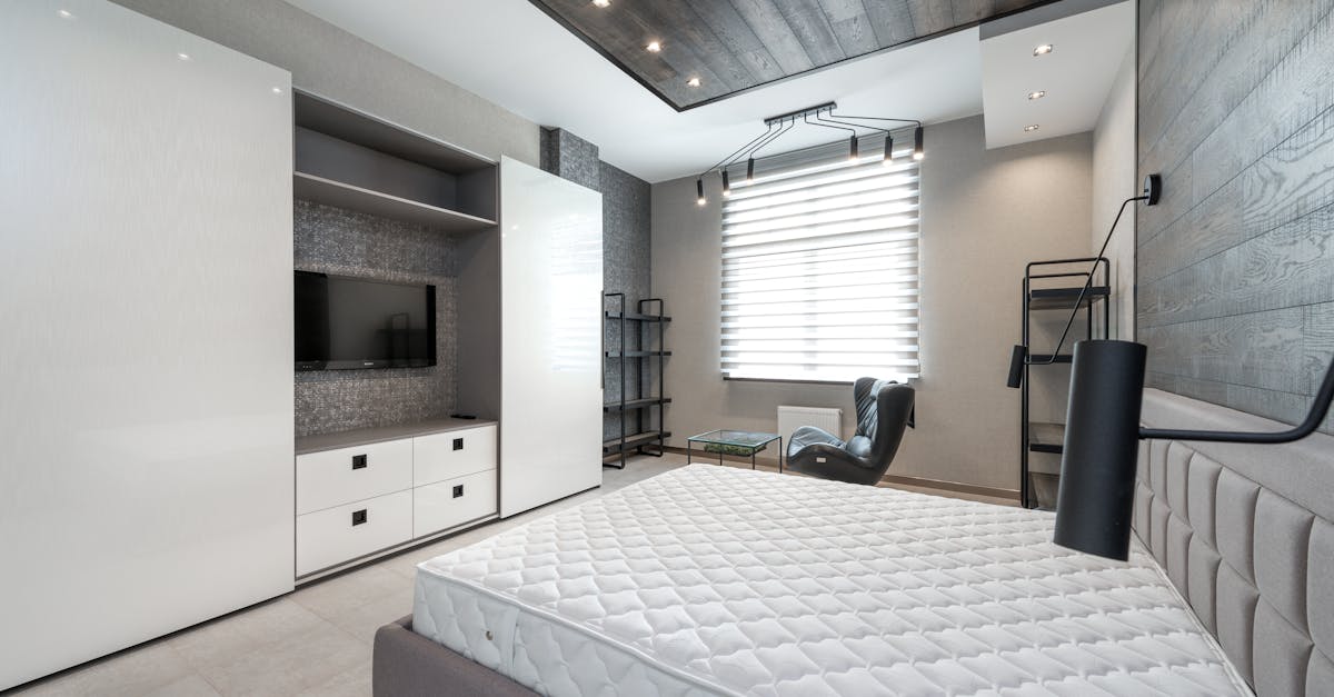 découvrez ce qu'est la jalousie pathologique, ses causes, ses signes et comment la gérer pour préserver vos relations.