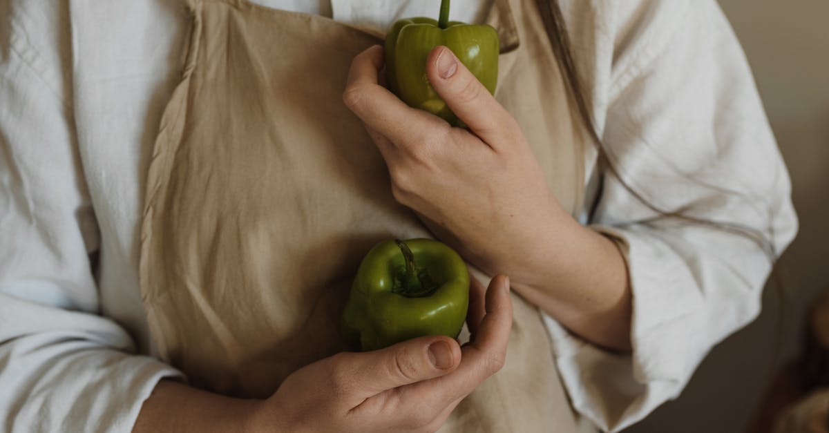 découvrez notre teinture capillaire à base de plantes, une alternative naturelle et respectueuse de vos cheveux pour une coloration éclatante et sans produits chimiques agressifs.