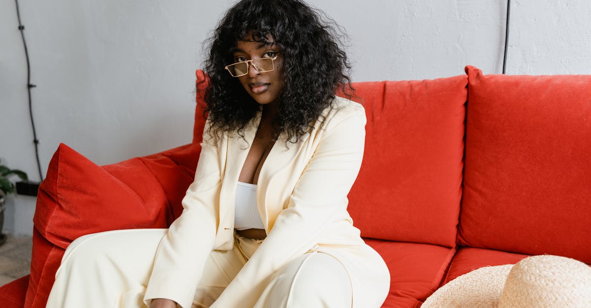 découvrez le monde du plus size modeling : valorisation de la diversité corporelle, conseils de mannequins grande taille et tendances mode inclusives.