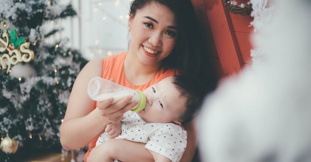 découvrez l'évolution de l'alimentation des bébés, des premières préparations aux méthodes modernes pour assurer une nutrition saine et adaptée à chaque étape.