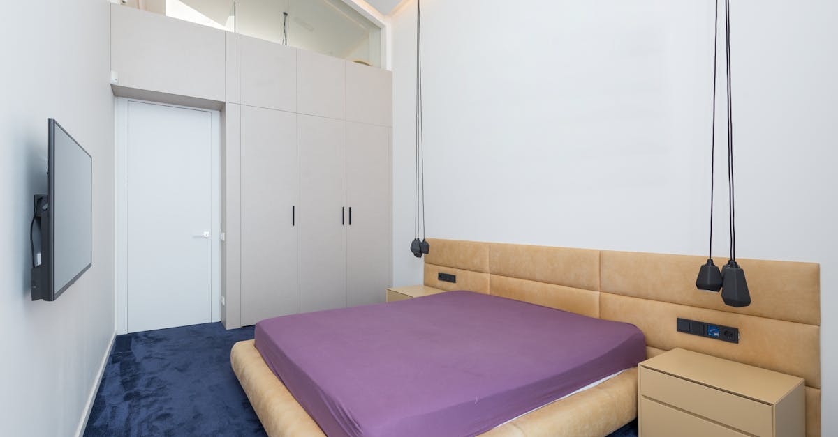 découvrez comment aménager votre chambre selon le feng shui pour favoriser l'harmonie, le bien-être et un sommeil réparateur.