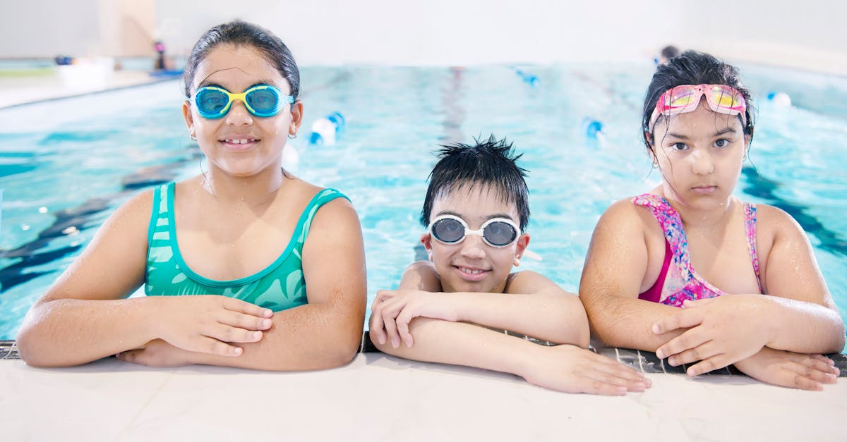 dépilation à la cire chaude : une méthode efficace pour éliminer les poils indésirables et obtenir une peau douce et lisse durablement.