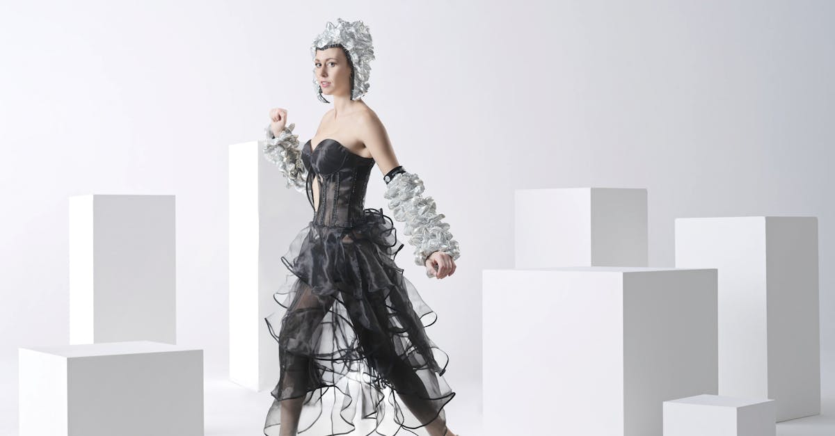 découvrez l'épilation à la cire chaude pour une peau douce et durablement lisse. méthode efficace et rapide adaptée à toutes les zones du corps.