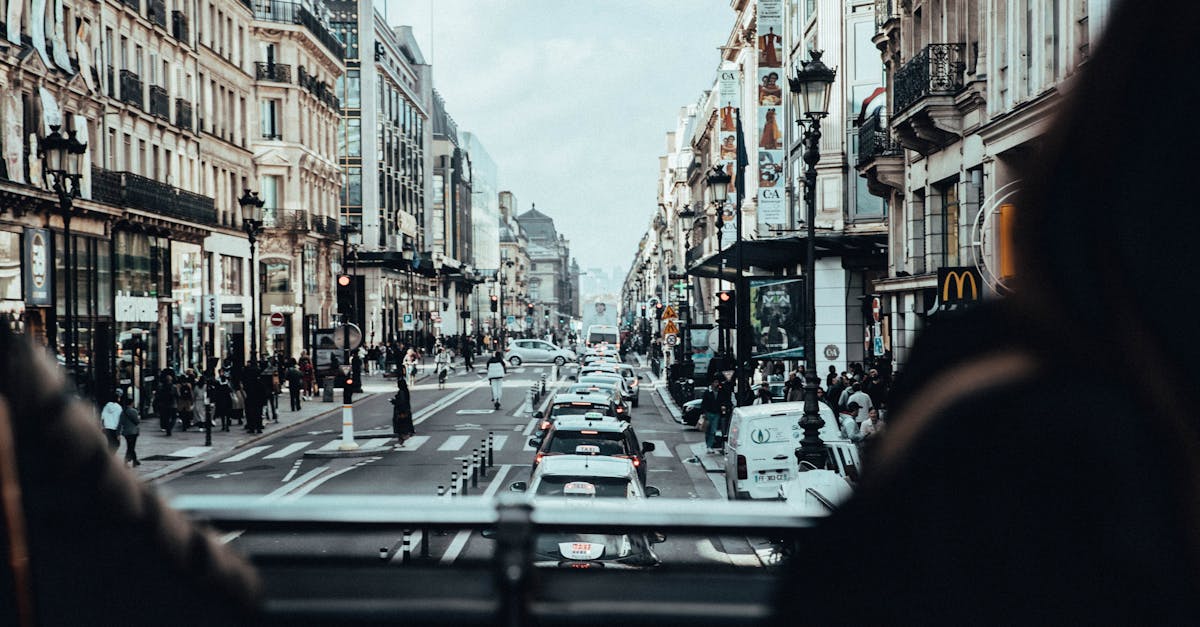 découvrez la vie à paris en 2025 : tendances, culture, logement et conseils pour s'installer dans la capitale française de demain.