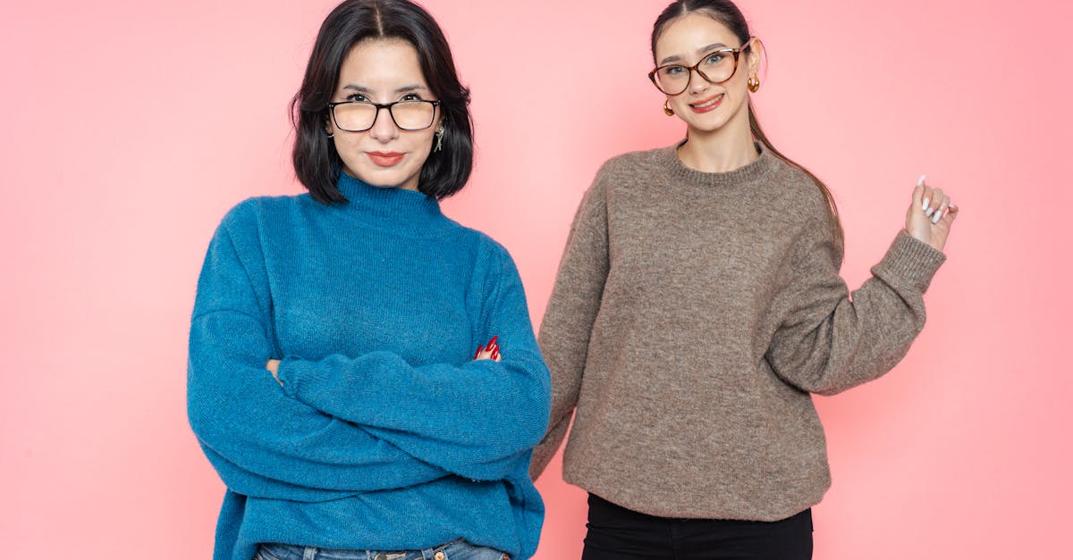 découvrez notre collection de pulls oversize, alliant confort et style pour un look décontracté et tendance en toute saison.