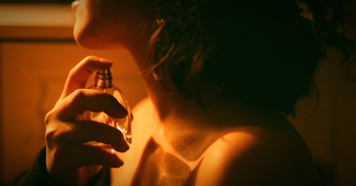 découvrez notre collection de parfums sensuels pour femmes, conçus pour sublimer votre allure et éveiller vos sens.