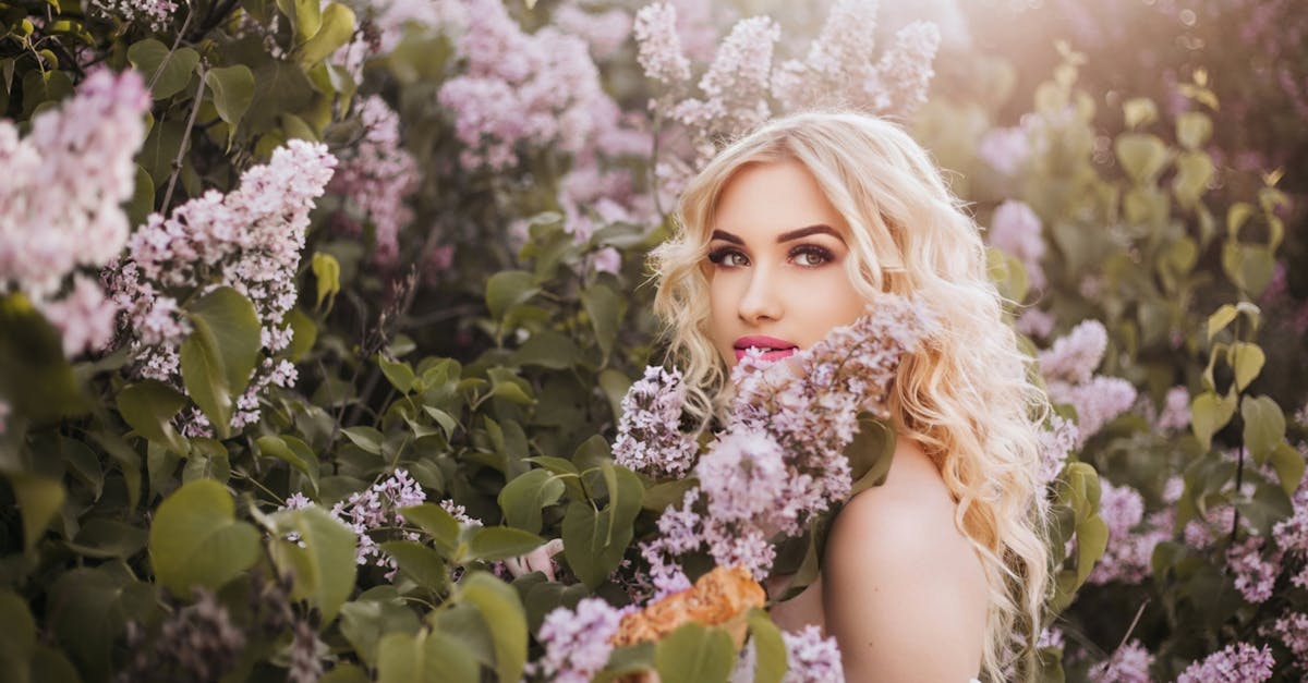 découvrez notre sélection de parfums féminins sensuels, conçus pour sublimer votre féminité et éveiller les sens avec des fragrances envoûtantes.