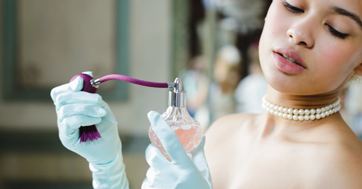 découvrez notre sélection de parfums féminins sensuels pour sublimer votre charme et éveiller vos sens avec des fragrances envoûtantes.