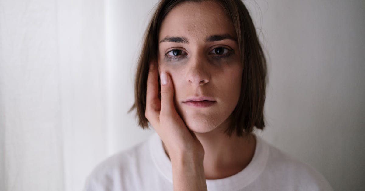 découvrez ce qu'est une personne hypersensible, ses caractéristiques, défis et conseils pour mieux vivre avec cette sensibilité accrue.