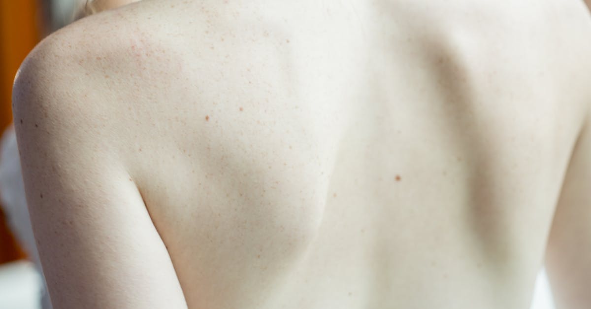 découvrez ce qu'est une personne hautement sensible, ses caractéristiques, ses forces et comment mieux vivre avec cette sensibilité accrue au quotidien.