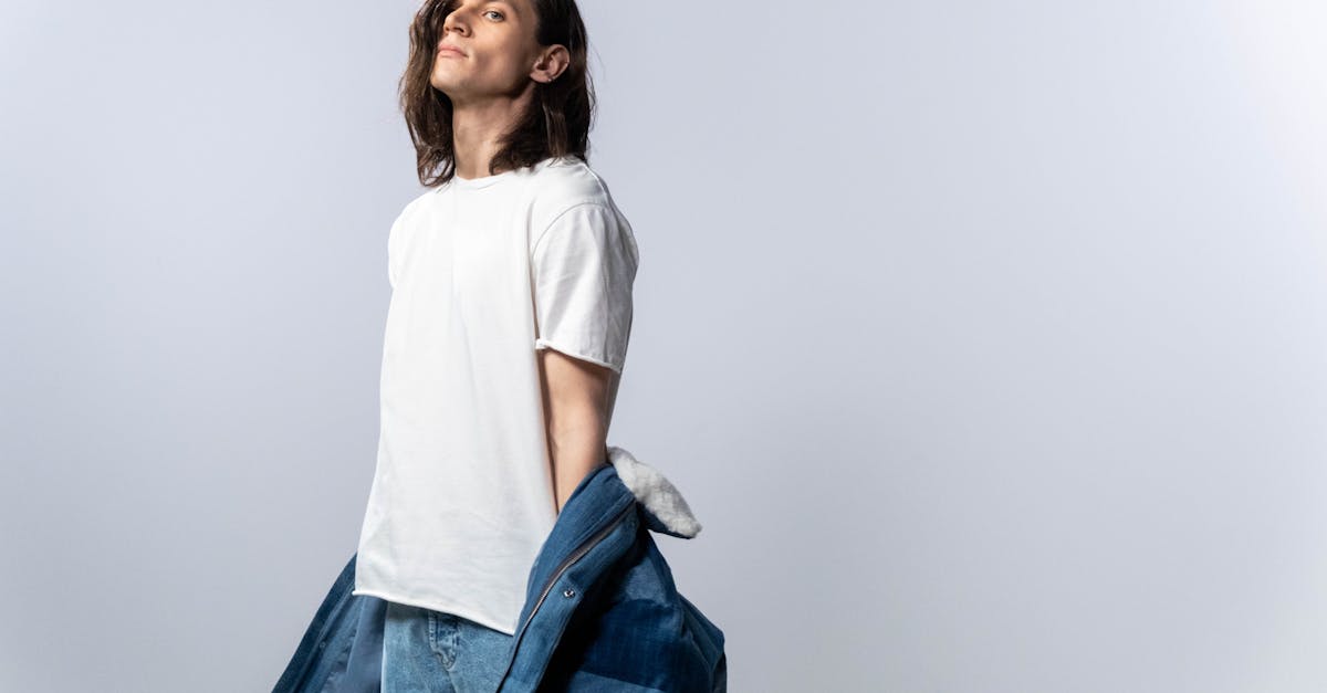 découvrez des solutions d'épilation longue durée pour une peau douce et nette, durablement débarrassée des poils.