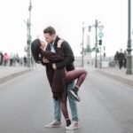 conseils et informations pour retrouver une intimité épanouie après une césarienne, en douceur et en toute sécurité.